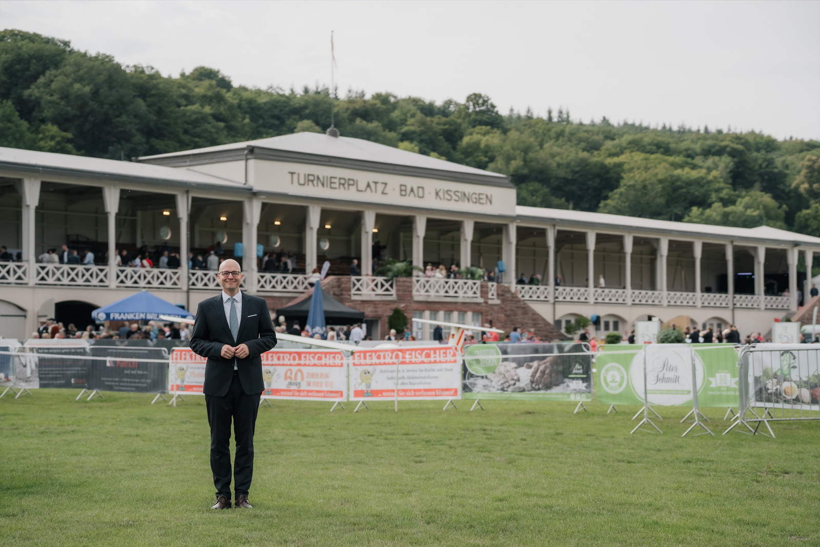 Mit 2,5 Mio. € instandgesetzt & wiedereröffnet: Turniergebäude Bad Kissingen